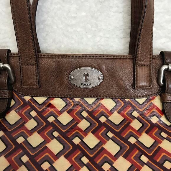 Fossil Red Shoulder Bag with Geometric Design - Picture 4 of 7